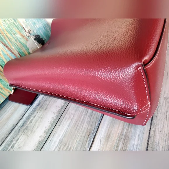 Coach Mollie Bucket Bag 22 Wine/Gold Crossbody Bag NWOT - Picture 8 of 14